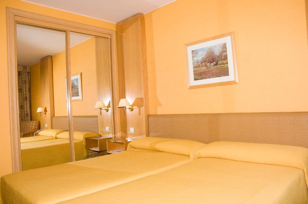 Hotel Restaurante San Roque เมดีนา เดล กัมโป ห้อง รูปภาพ